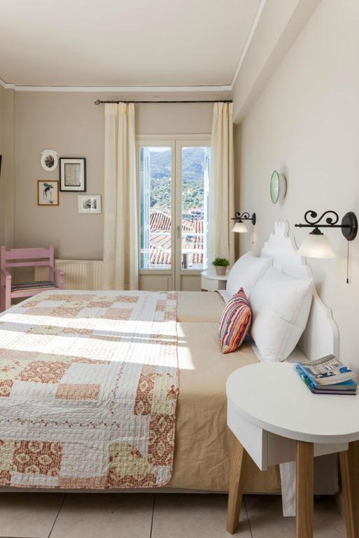 7 Brothers Hotel Poros Town Room photo