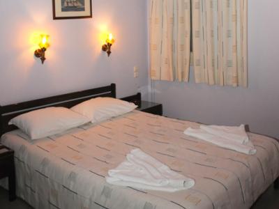 7 Brothers Hotel Poros Town Exterior photo